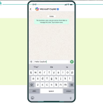 محادثة مع Copilot على WhatsApp تعرض واجهة التطبيق